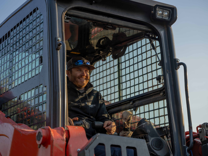 A friendly fence contracting professional