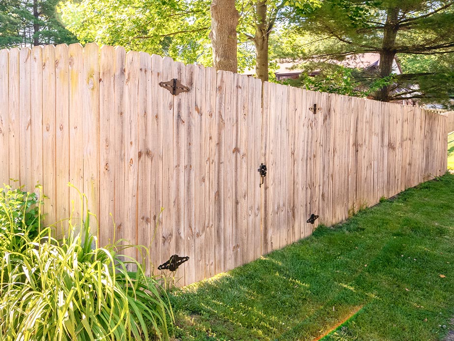 Roanoke Alabama wood privacy fencing