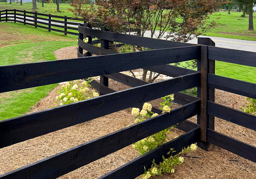 Wood Fence Stain and sealing Contractor in West Georgia